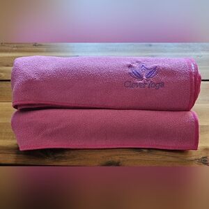 Clever Yoga - Yoga Mat and Hand Towel  Color Bright Pink